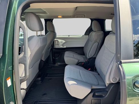 Used 2025 Toyota Sienna LE w/ LE Plus Package AWD/4WD image 11