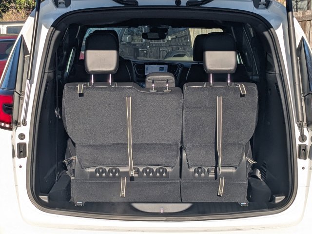New 2026 Chrysler Pacifica Select FWD image 12