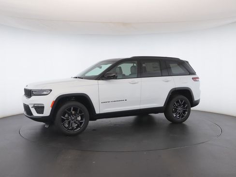 New 2025 Jeep Grand Cherokee Limited image 38