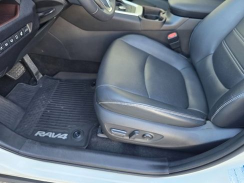 Used 2021 Toyota RAV4 Limited image 15