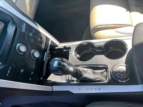 Used 2014 Ford Explorer XLT w/ Equipment Group 202A image 18