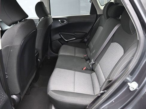 Used 2021 Kia Soul S image 12