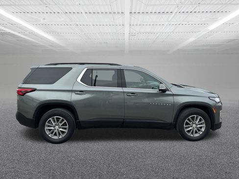 Used 2023 Chevrolet Traverse LT image 5