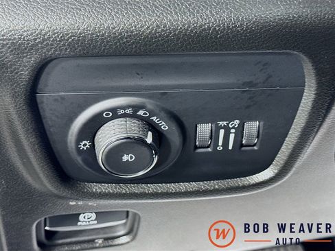 Used 2024 Jeep Grand Cherokee Limited w/ Luxury Tech Group II image 10