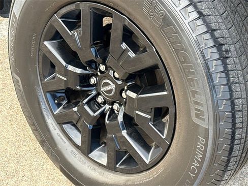 Used 2023 Nissan Frontier SV w/ Midnight Edition Package image 12