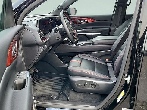 Used 2025 Chevrolet Traverse RS w/ LPO, Floor Liner Package AWD/4WD image 14