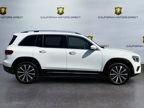 Used 2021 Mercedes-Benz GLB 250 w/ Premium Package image 3