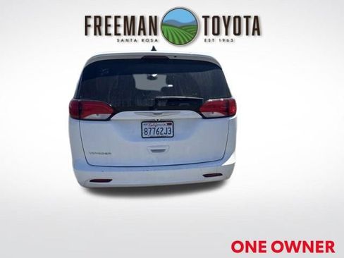 Used 2021 Chrysler Voyager LX FWD image 6