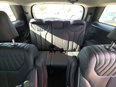 Used 2025 Hyundai Palisade Limited FWD image 26