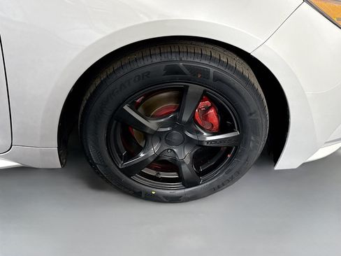 Used 2024 Toyota Corolla LE FWD image 31