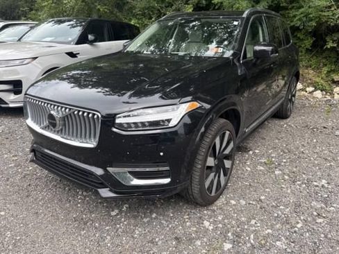 Used 2024 Volvo XC90 T8 Plus w/ Protection Package AWD/4WD image 2