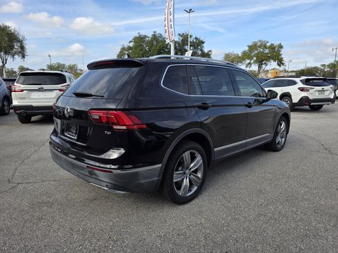 Used 2018 Volkswagen Tiguan SEL Premium image 3