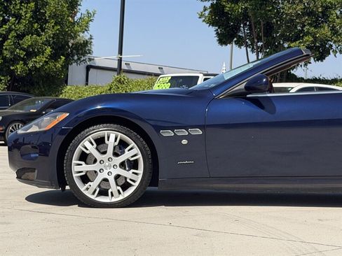 Used 2012 Maserati GranTurismo Convertible RWD image 4