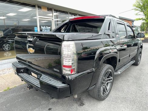 Used 2011 Chevrolet Avalanche LT AWD/4WD image 3