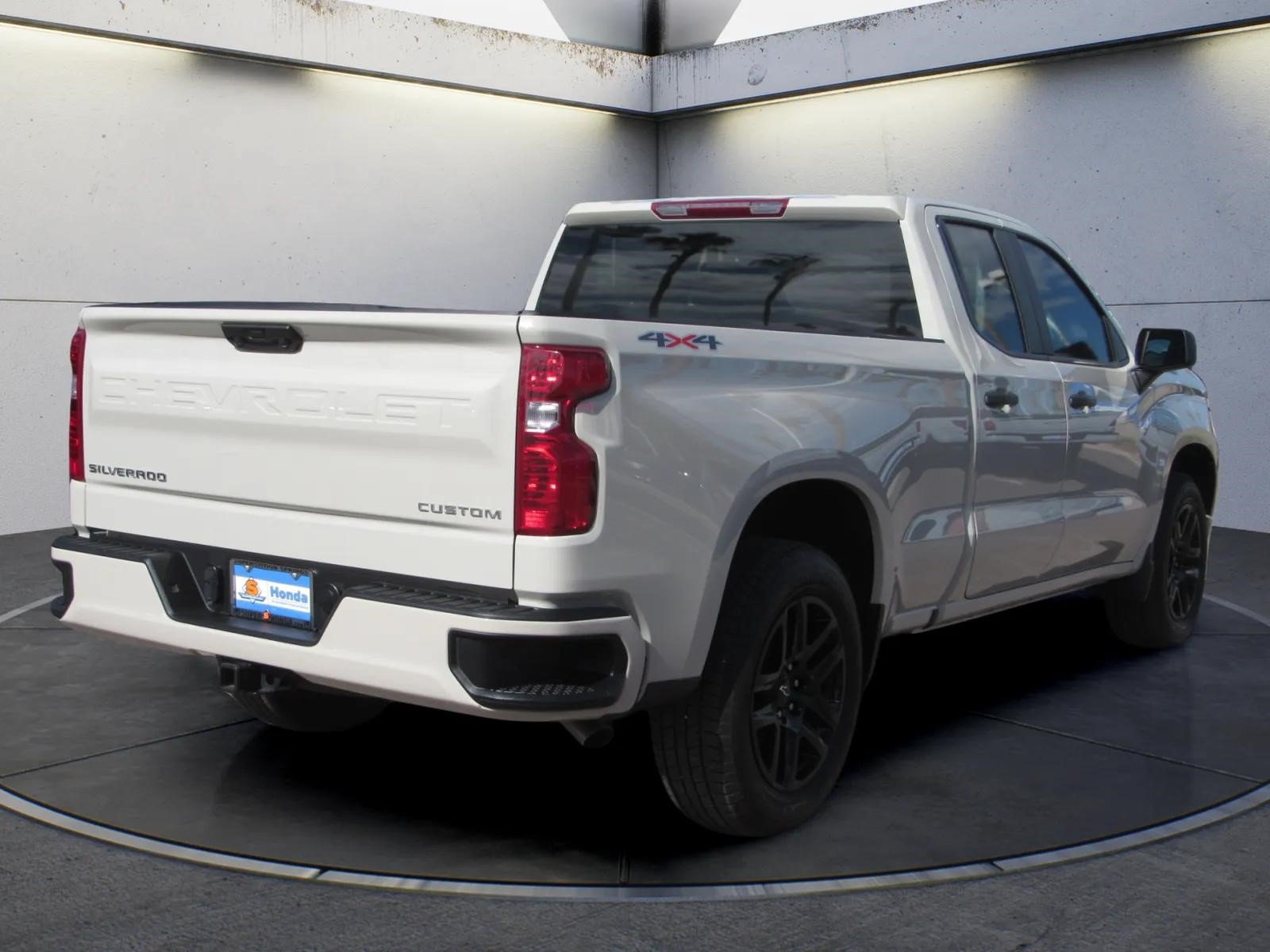Used 2026 Chevrolet Silverado 1500 Custom AWD/4WD image 5