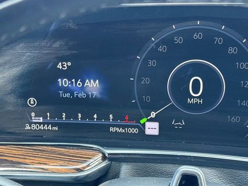 Used 2023 Cadillac Escalade Premium Luxury image 18