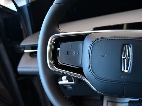 New 2026 Lincoln Nautilus Reserve image 35