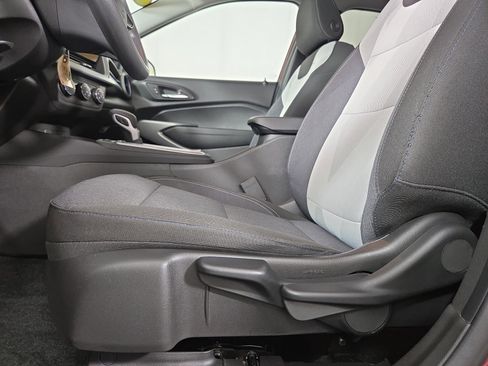 Certified 2024 Chevrolet Trax LS FWD image 28