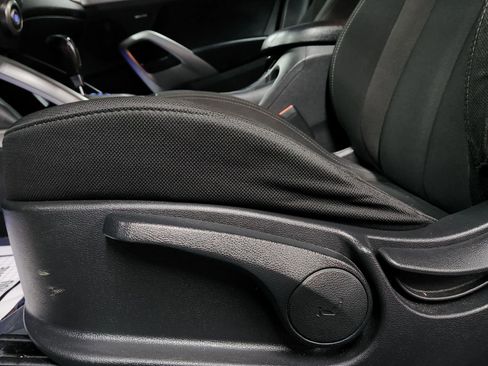 Used 2013 Hyundai Veloster RE:MIX Edition image 13