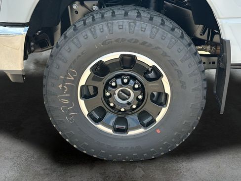 New 2026 Ford F250 XLT w/ Tremor Off-Road Package AWD/4WD image 32