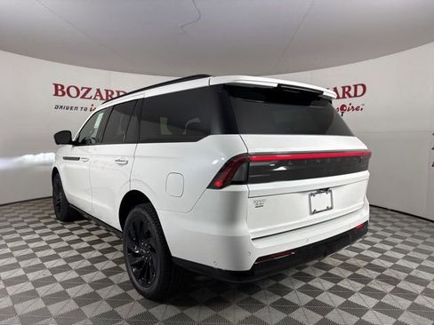 New 2025 Lincoln Navigator Reserve w/ Jet Appearance Package image 5