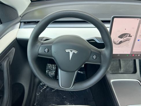 Used 2023 Tesla Model Y Long Range AWD/4WD image 14