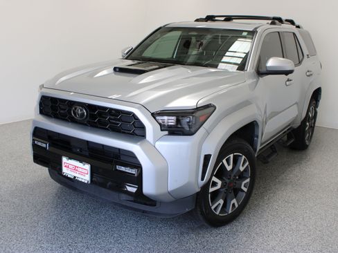 Used 2025 Toyota 4Runner TRD Sport Premium RWD image 2