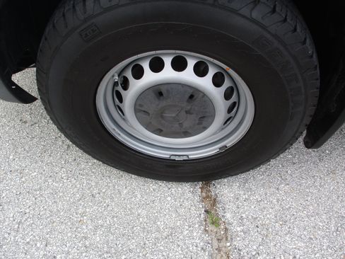 Used 2021 Mercedes-Benz Sprinter 144 Cargo w/ Driver Convenience Package image 9