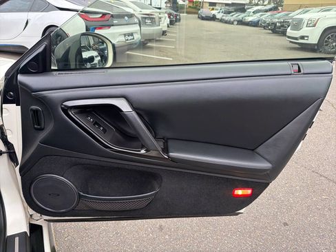Used 2013 Nissan GT-R Premium image 29