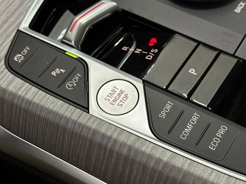 New 2026 BMW 330i Sedan w/ Premium Package image 28