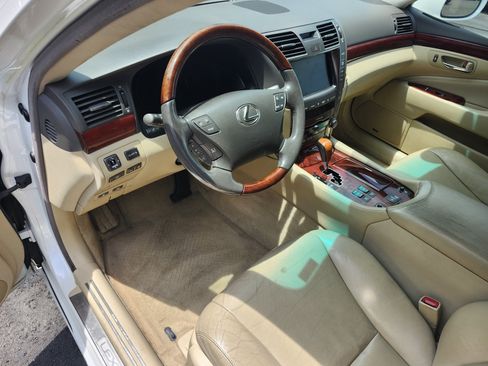 Used 2007 Lexus LS 460 L RWD image 4