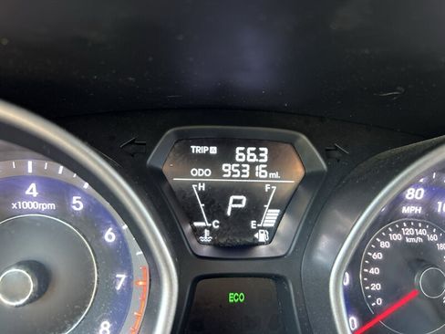 Used 2013 Hyundai Elantra Limited w/ Technology Pkg FWD image 16