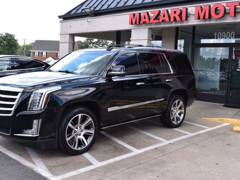 Used 2016 Cadillac Escalade Premium image 8