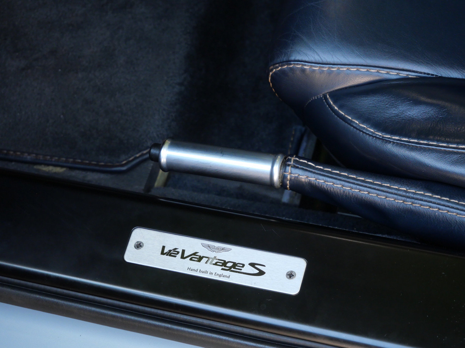 Used 2015 Aston Martin V12 Vantage S RWD image 15