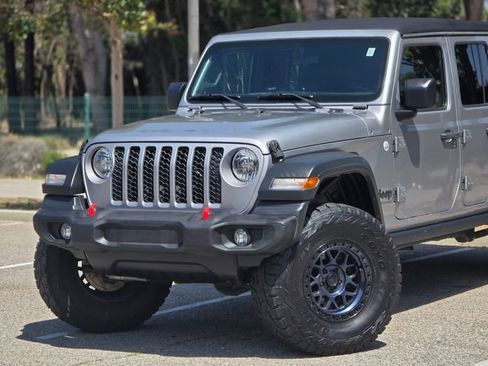 Used 2020 Jeep Gladiator Sport w/ Quick Order Package 24S AWD/4WD image 22