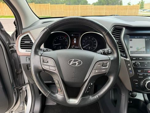 Used 2019 Hyundai Santa Fe XL FWD image 16