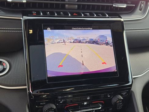 Certified 2024 Jeep Grand Cherokee Altitude image 26