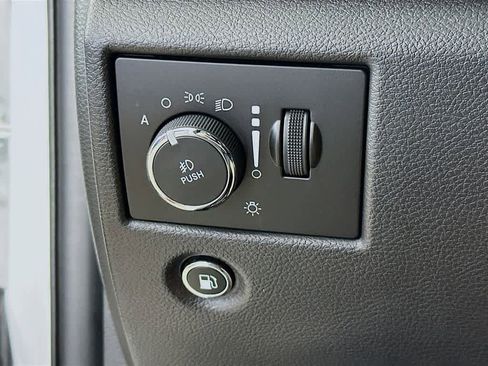 Used 2020 Jeep Grand Cherokee Altitude image 26