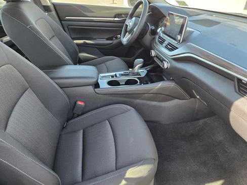 Used 2023 Nissan Altima 2.5 SV AWD/4WD image 33