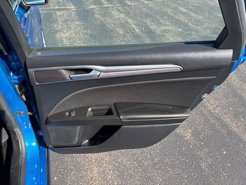 Used 2020 Ford Fusion SE FWD image 29