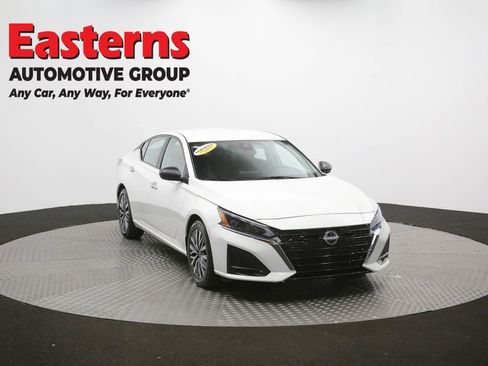 Used 2025 Nissan Altima 2.5 SV FWD image 50