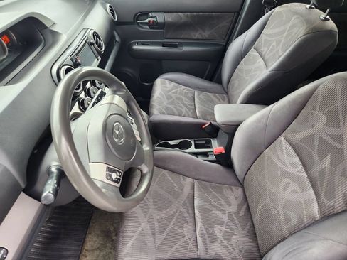Used 2014 Scion xB FWD image 12