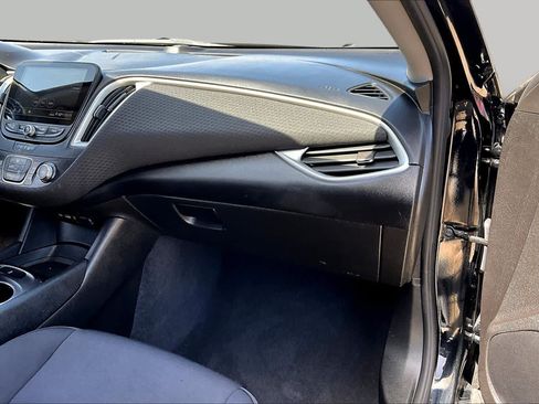 Used 2022 Chevrolet Malibu LS FWD image 19