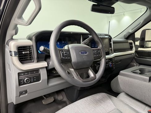 Used 2024 Ford F250 XLT w/ XLT Premium Package image 16