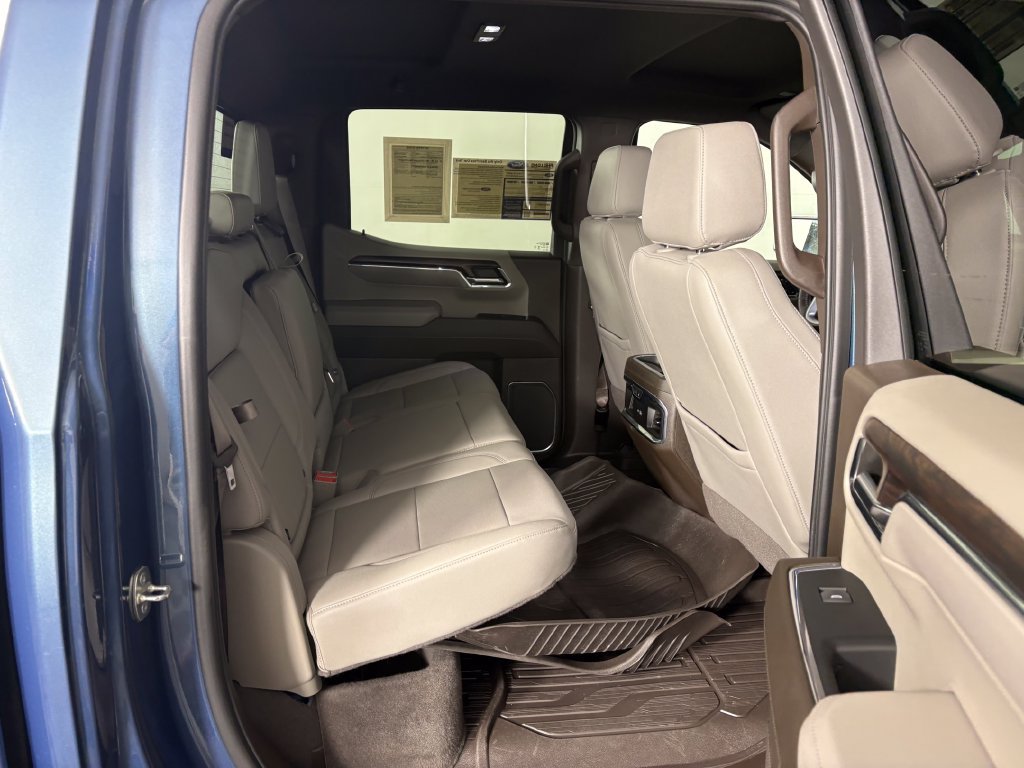 Used 2024 GMC Sierra 1500 SLT w/ SLT Premium Plus Package AWD/4WD image 34