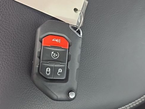 Used 2023 Jeep Wrangler Unlimited Sahara w/ Cold Weather Group image 30