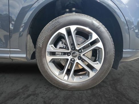 Used 2025 Audi Q5 Premium w/ Convenience Package image 6