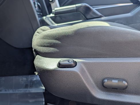 Used 2005 Ford Mustang Deluxe image 19