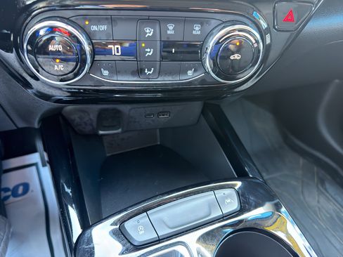 Used 2025 Chevrolet Trax LT w/ Driver Confidence Package image 16