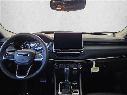 New 2026 Jeep Compass Latitude image 12